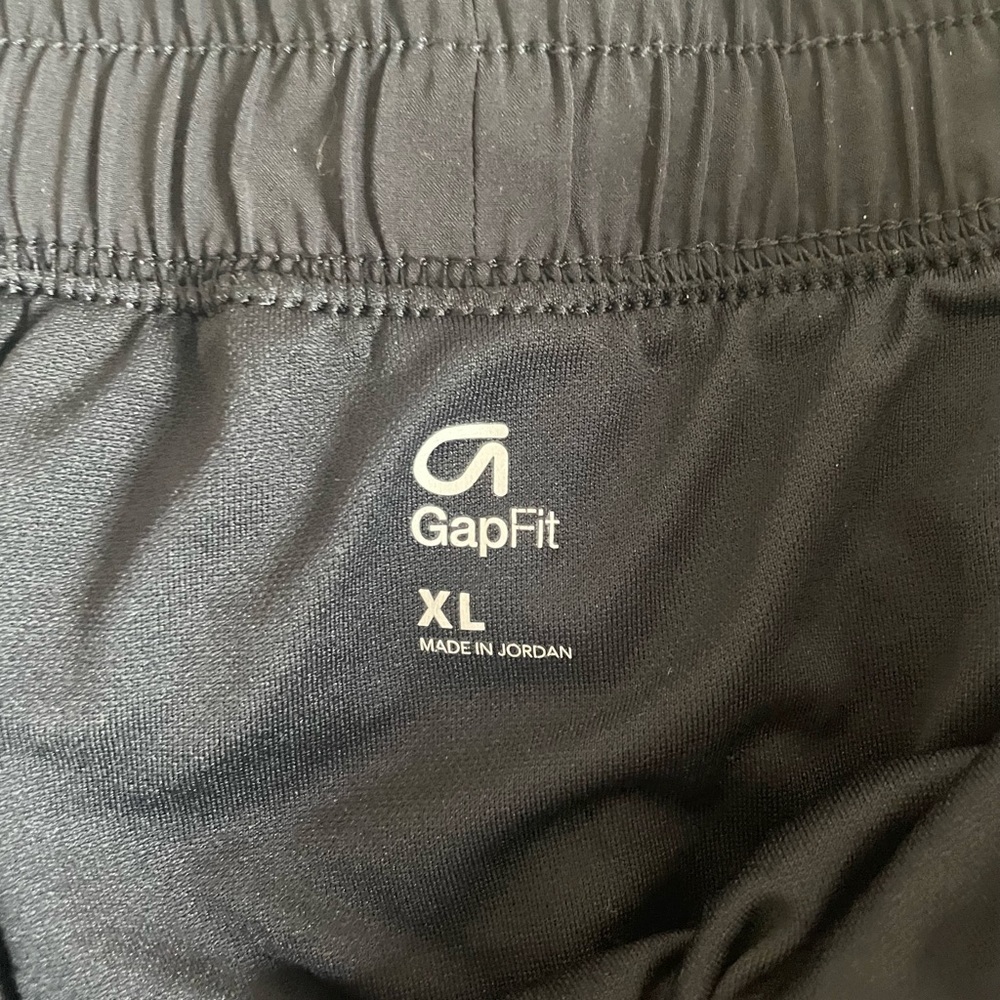 Shorts - Picture 3 of 4